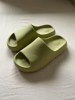 Gloednieuwe yeezy slides, Kleding | Heren, Schoenen, Ophalen of Verzenden, Nieuw, Adidas