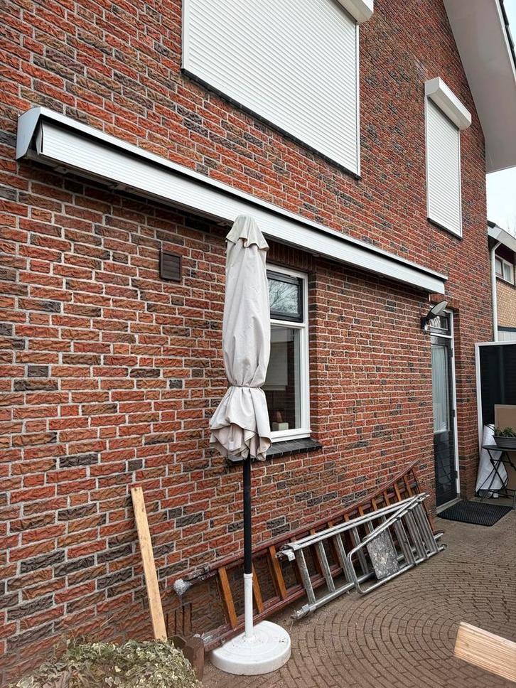 Elektrisch zonnescherm - Prima staat! 5x3 meter, Tuin en Terras, Zonneschermen, Zo goed als nieuw, Knikarmscherm, 150 tot 300 cm