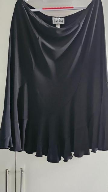 Joseph ribkoff🍀Prachtige diepzwarte rok🌿🌿Mt 46 Als Nieuw beschikbaar voor biedingen