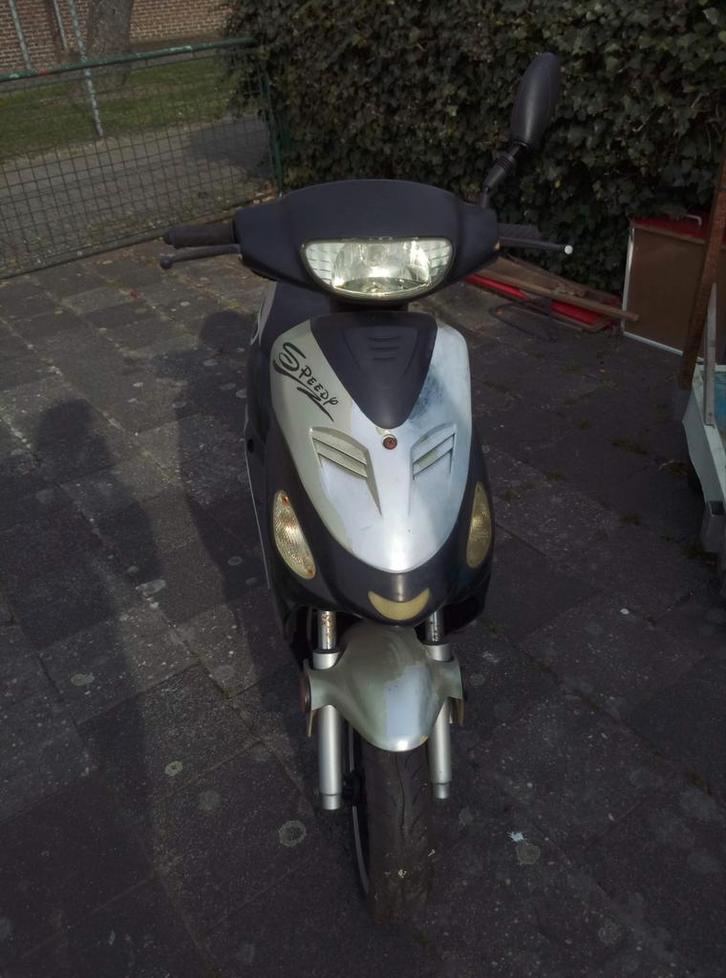 Scooter | Speedy motormania, Fietsen en Brommers, Scooters | Overige merken, Gebruikt, Maximaal 45 km/u, Benzine, Ophalen