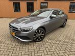 Mercedes-Benz E-Klasse E300 e 333pk 9G-TRONIC 2022 Grijs, Auto's, Automaat, Achterwielaandrijving, 4 cilinders, 1890 kg