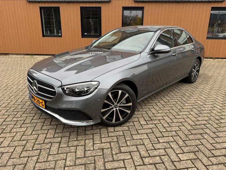 Mercedes-Benz E-Klasse E300 e 333pk 9G-TRONIC 2022 Grijs, Auto's, Mercedes-Benz, Particulier, E-Klasse, Aangepast voor mindervaliden