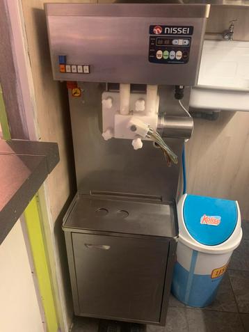 Nissei NA 3344 Giant Combi softijsmachine beschikbaar voor biedingen