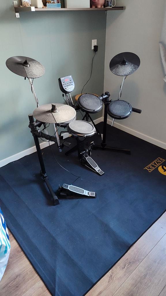 Alesis Elektronisch Drumstel, Muziek en Instrumenten, Drumstellen en Slagwerk, Gebruikt, Overige merken, Elektronisch, Ophalen