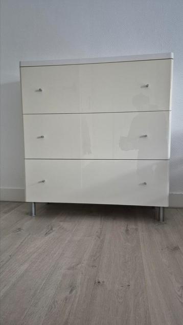 Ladekast hoogglans, grote lades afm. B 98 x D 40 x H 106 cm 