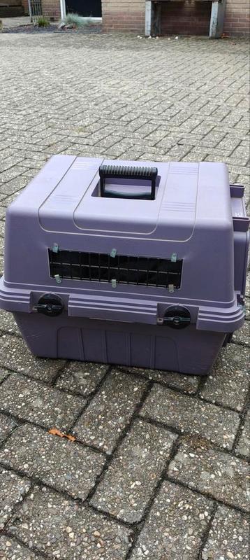 Stevige bench voor kleine huisdieren/pups  beschikbaar voor biedingen