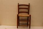 Houten kinderstoel met rieten zitting 48237