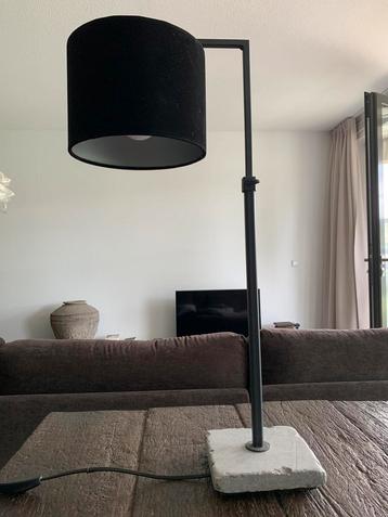 Aura Peeperkorn lamp stenen voet incl kap € 149,95 beschikbaar voor biedingen