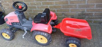 Mooie rode beginners trekker compleet met kar beschikbaar voor biedingen