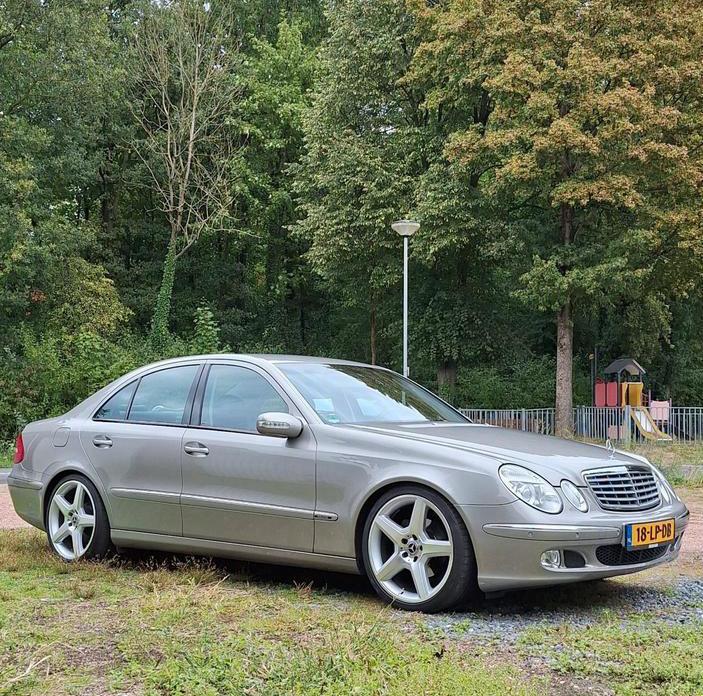 Mercedes E-Klasse Youngtimer, uitzonderlijk mooi! W211, Auto's, Mercedes-Benz, Particulier, E-Klasse, ABS, Airbags, Airconditioning