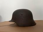 Duitse helm schuurvondst, Verzamelen, Militaria | Tweede Wereldoorlog, Ophalen of Verzenden, Duitsland, Helm of Baret