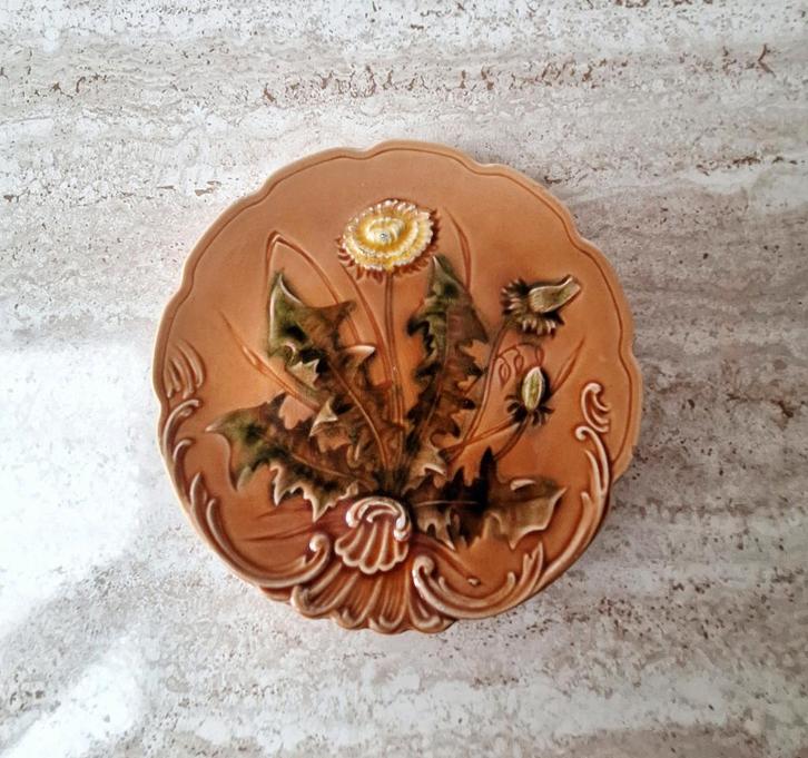 Antiek Majolica bordje Paardenbloem, Antiek en Kunst, Antiek | Keramiek en Aardewerk, Ophalen of Verzenden