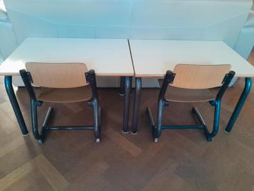Tafel stoel ~ bureau vintage schoolmeubilair spelen  beschikbaar voor biedingen