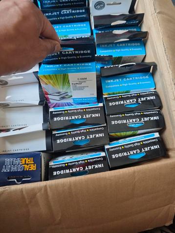 Grote partij (1 pallet) aan inkt cartridges  beschikbaar voor biedingen