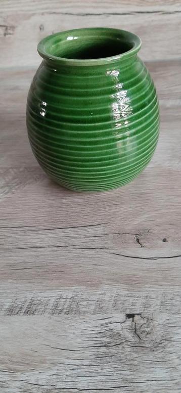 Adco groene ribbelvaas, Vintage vaas beschikbaar voor biedingen