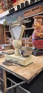 Mooie authentieke oude weegschaal uit 1947, Antiek en Kunst, Antiek | Gereedschap en Instrumenten, Ophalen