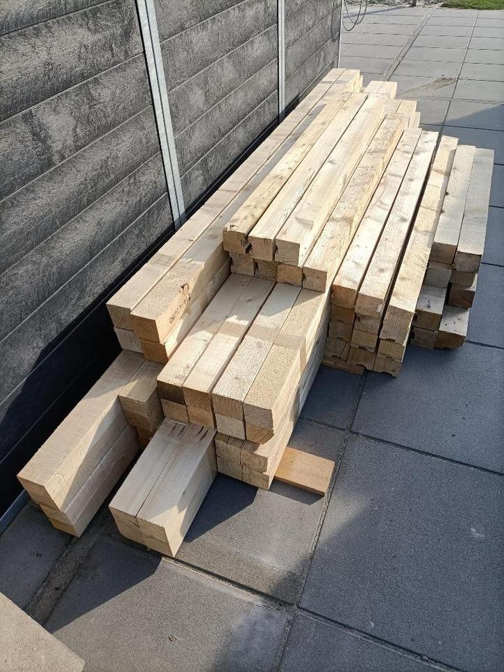 Hout balken , palen voor de klusser kippenhok hondenhok ed., Doe-het-zelf en Verbouw, Hout en Planken, Zo goed als nieuw, Balk