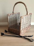 Houtmand van rotan inclusief gesmede houttang, Huis en Inrichting, Ophalen, Overige materialen, Mand, Nieuw
