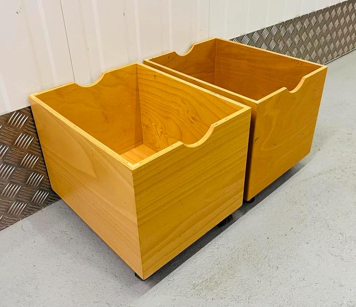 Schilte rolbakken houten speelgoedbakken op wieltjes, Kinderen en Baby's, Speelgoed | Houten speelgoed, Gebruikt, Overige typen