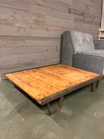 Oude Pallet Salontafel - Brutalisme Stijl, Huis en Inrichting, Ophalen, Gebruikt, Vierkant