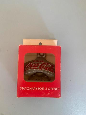 Vintage coca cola opener ( nog in verpakking) beschikbaar voor biedingen