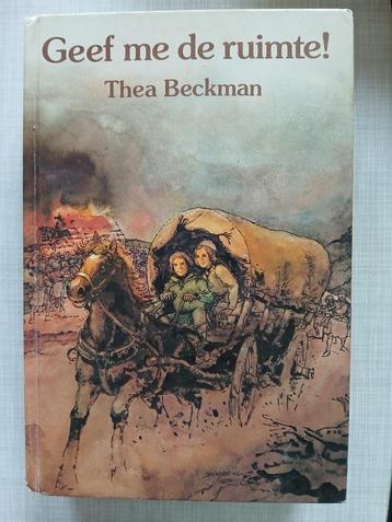 2 boeken van Thea Beckman - Hardcover  beschikbaar voor biedingen