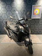 PIAGGIO BEVERLY 400 2024 4.946KM INCLUSIEF GARANTIE, Motoren, 400 cc, Scooter, Bedrijf, Handvatverwarming