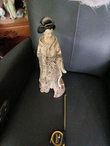 Geisha Beeldje - Verfijnde Decoratie beschikbaar voor biedingen