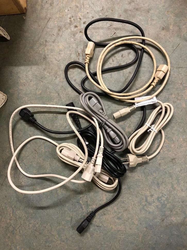 Verlengkabels C13, voor netsnoer (PC, voeding enz), Computers en Software, Pc- en Netwerkkabels, Zo goed als nieuw, Ophalen