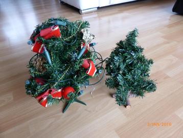 Kerstboompjes Met Verlichting beschikbaar voor biedingen