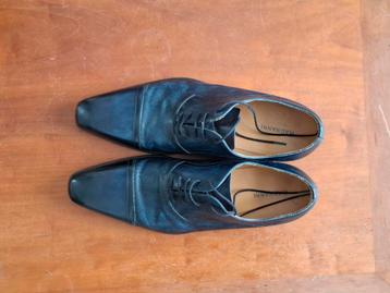 Leren herenschoenen maat 43.5 in donkerblauw beschikbaar voor biedingen