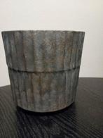 Grijze Bloempot - Betonlook, Tuin en Terras, Ophalen, Rond, Binnen, Zo goed als nieuw