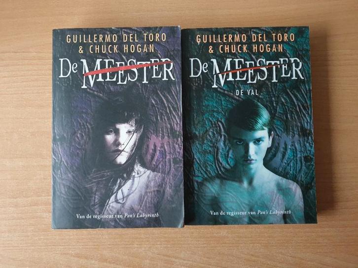 Del Toro & Hogan - De Meester 1 & 2, Boeken, Fantasy, Gelezen, Ophalen of Verzenden