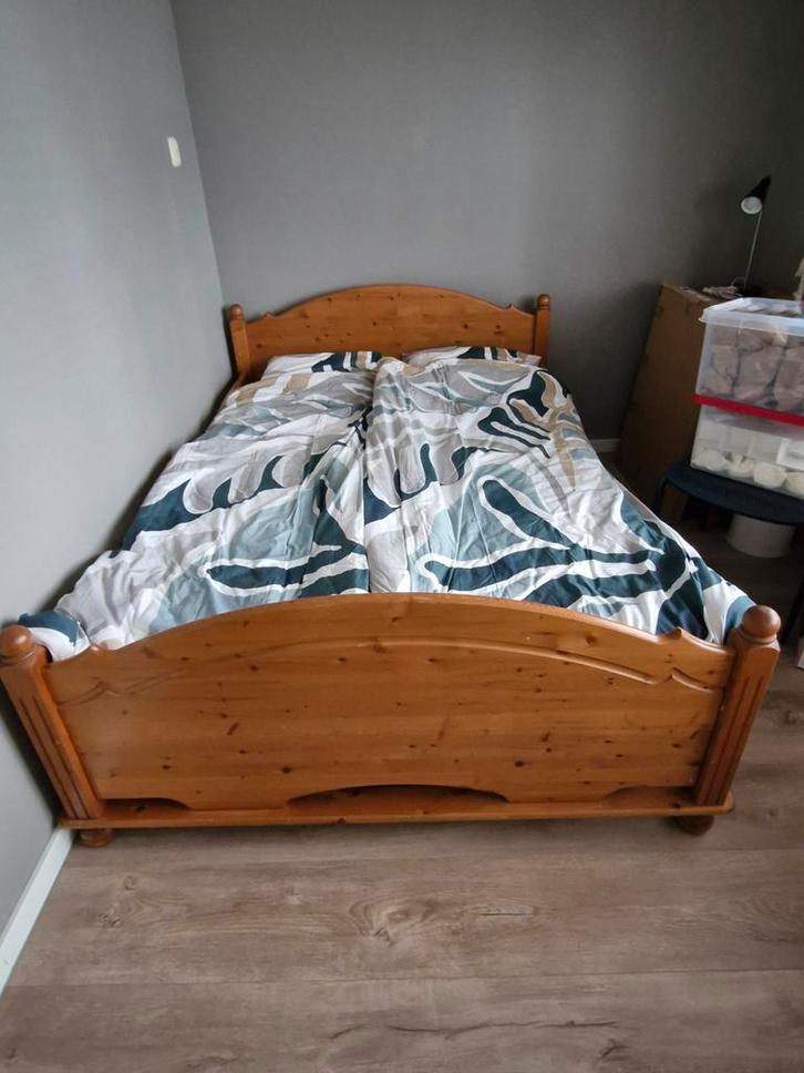 Grenen ledikant 140x200 met lattenbodems, Huis en Inrichting, Slaapkamer | Bedden, Gebruikt, Tweepersoons, 140 cm, 200 cm, Hout