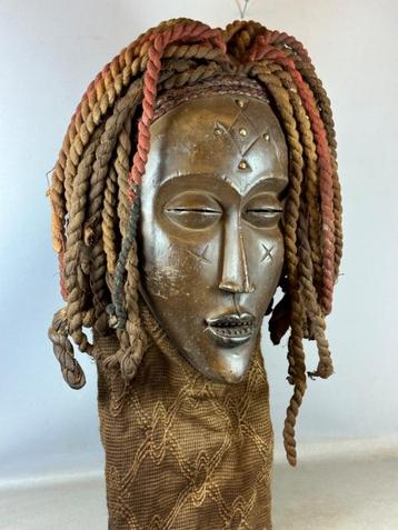 251056 Oud Afrikaans Mwana Pwo Luena Chokwe masker  beschikbaar voor biedingen