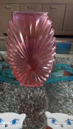 Riverdale roze vaas, Minder dan 50 cm, Glas, Ophalen of Verzenden, Zo goed als nieuw