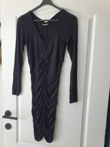 Zwart lang dun jurkje nieuw maat xs beschikbaar voor biedingen