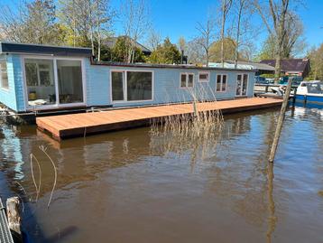 Drijvend terras, drijvende steiger, bootdok  beschikbaar voor biedingen
