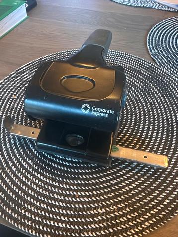 Professionele Perforator - Corporate Express beschikbaar voor biedingen