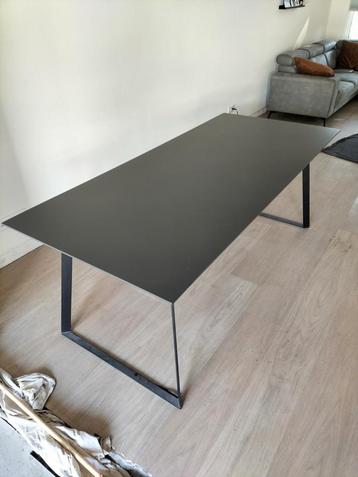 Eettafel 200 x 90 x 75  beschikbaar voor biedingen