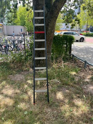 Ladder 10 treden beschikbaar voor biedingen