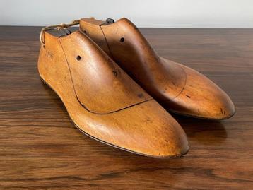 Antieke vintage houten schoenmallen / schoenvormer beschikbaar voor biedingen