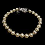 Vintage parelarmband , zilveren slotje en veiligheidsketting, Ophalen of Verzenden, Zilver, Armband