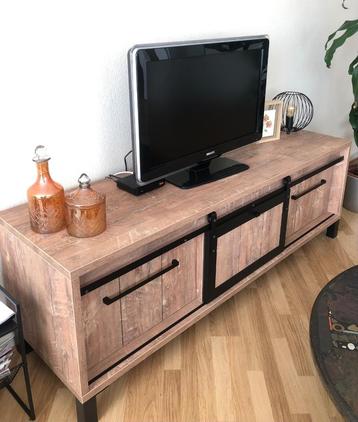 Tv meubel  dressoir als nieuw beschikbaar voor biedingen