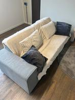 Gereinigde grijze bank, Ophalen, Driepersoons, 75 tot 100 cm, Zo goed als nieuw