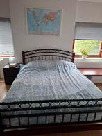Tweepersoonsbed met houten frame en metalen details, Ophalen, Gebruikt, Bruin, Tweepersoons