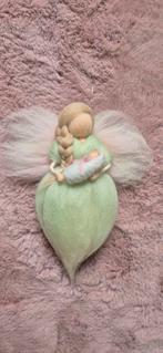 Prachtige engel van wol, moeder met baby, kraamkado, Hobby en Vrije tijd, Vilt, Ophalen of Verzenden, Nieuw, Figuurtje(s), Wolvilt