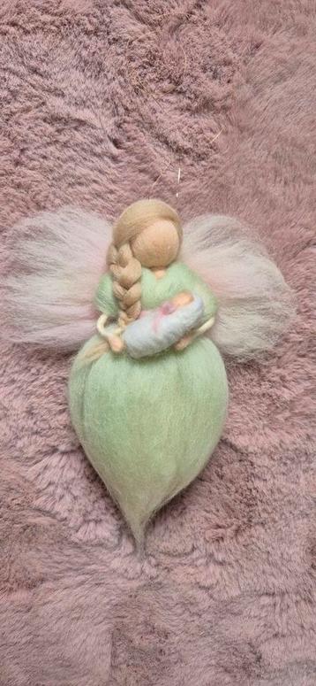 Prachtige engel van wol, moeder met baby, kraamkado beschikbaar voor biedingen