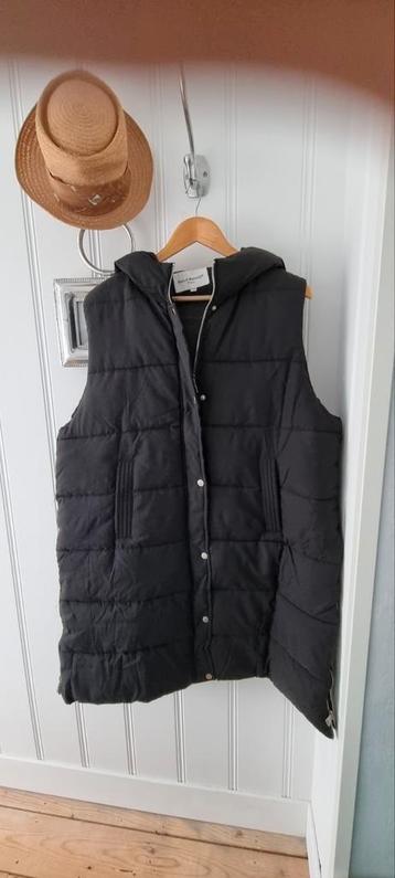 NIEUW ! 2xl 48 lange zwarte bodywarmer met capuchon Maat XL  beschikbaar voor biedingen