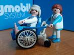 ziekenhuis oma in verstelbare blauwe rolstoel + verpleegster, Kinderen en Baby's, Speelgoed | Playmobil, Complete set, Ophalen of Verzenden